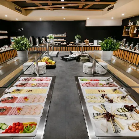 Jufa Hotel 3*