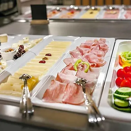 Jufa Hotel 3*